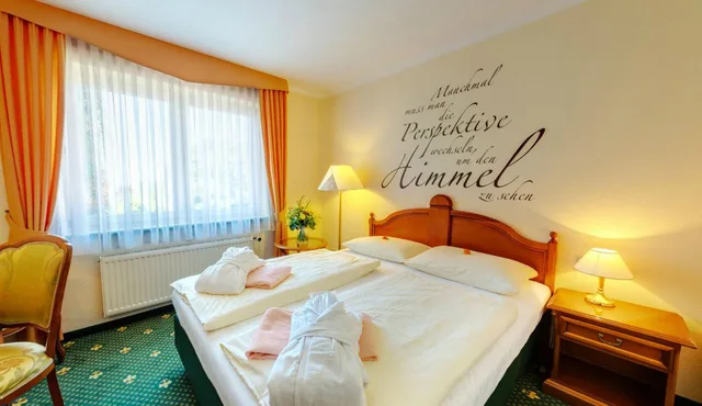 Classic, Double Bed, Street Side View، TRIHOTEL Rostock – Wellnesshotel Adults Only 1/2