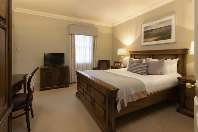 غرفة كلاسيكية بسرير كينج، Thainstone House Spa and Hotel 1/2