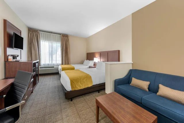 جناح بسريرين كوين مع أريكة، Comfort Suites Tulare Sequoia Gateway 4/9