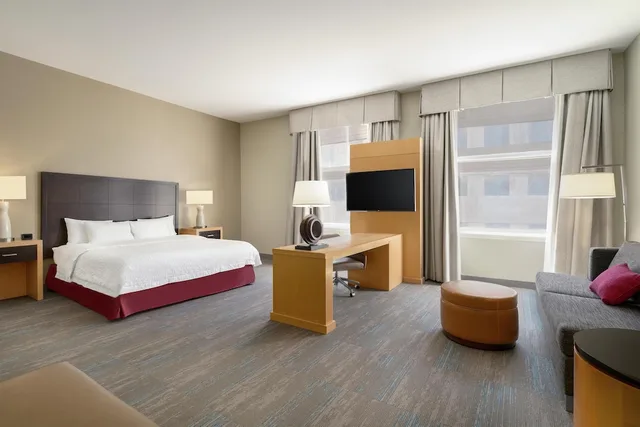 جناح استوديو بسرير كينج مع أريكة، Hampton Inn & Suites Downtown/French Quarter Area 3/10
