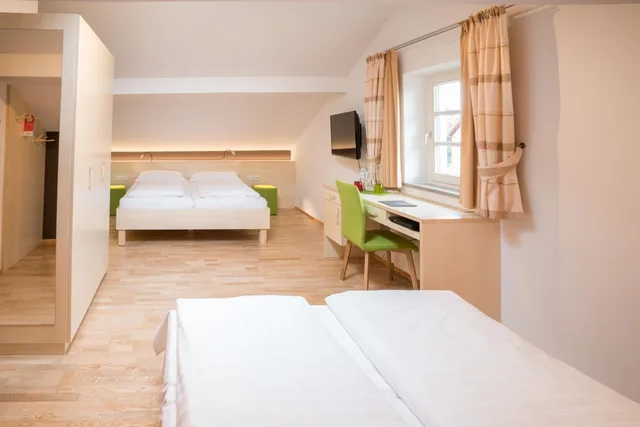 غرفة عائلية، Das Grune Hotel Zur Post - 100 Bio 1/4