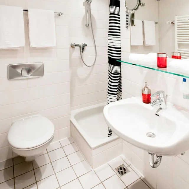 غرفة بسرير كينج بشرفة، Hotel Esplanade 4/5