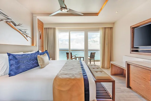 Luxury, Suite, King Bed, Ocean Front, Royalton CHIC Cancun, An Autograph Collection (ex Royalton Cancun) 4/7