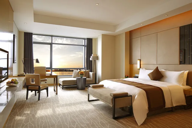 غرفة قياسية بسريرين مزدوجين مع دخول صالة النادي، CROWNE PLAZA YANGZHOU 1/8