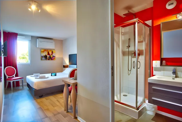 شقة بسرير فردي بغرفة نوم واحدة، Adonis Hotel Bayonne 1/1