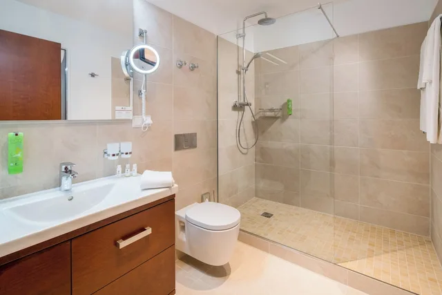 جناح بسرير مزدوج مع أريكة بمطبخ صغير في الملحق، Best Western Plus Hotel Excelsior 2/2