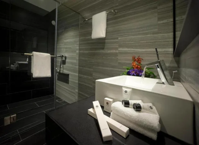 غرفة ثلاثية، Venue Hotel The Lily 6/6