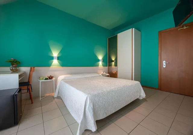 غرفة بسرير مزدوج بشرفة، HOTEL PORTOFINO 6/10