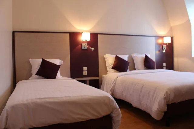 غرفة قياسية بسريرين منفصلين، Logis Le Grand Hotel 1/2