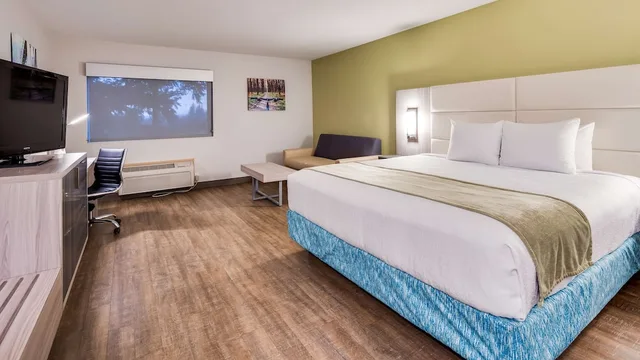 غرفة قياسية بسرير كينج، Best Western Sandy Inn 1/8