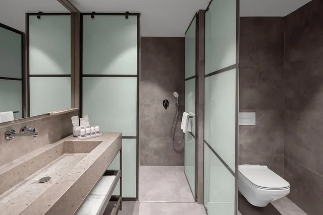 Family Suite, 2 Double and Twin Beds, Terrace, Large، Hotel Paloma Finesse Side 2/3