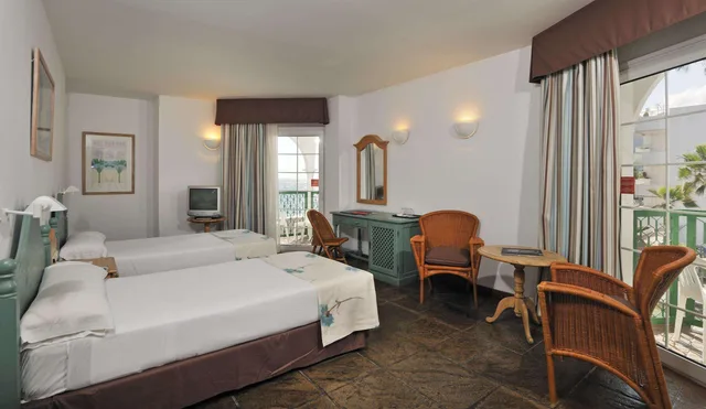 غرفة بسرير مزدوج بإطلالة على البحر، Sol Los Fenicios Hotel - Adults Only 1/3
