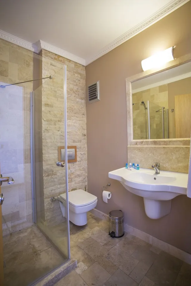 غرفة بسرير مزدوج بإطلالة على البحر، Melis Otel 6/6