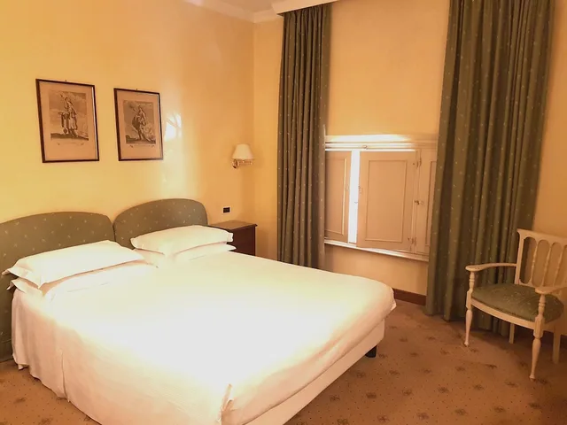 Essential، Phi Hotel Canalgrande 1/6