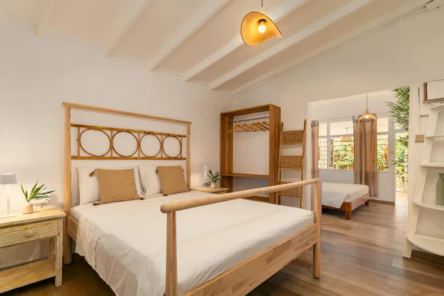 غرفة عائلية كبيرة بسريرين كوين، Beau Vallon Bungalows 1/3