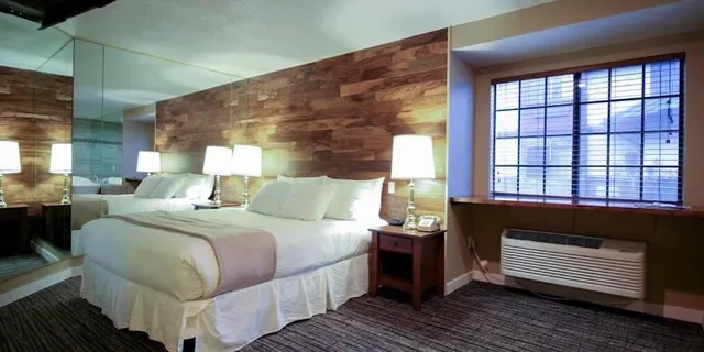 Spa, Deluxe, King Bed، Postmarc Hotel And Spa Suites 8/10