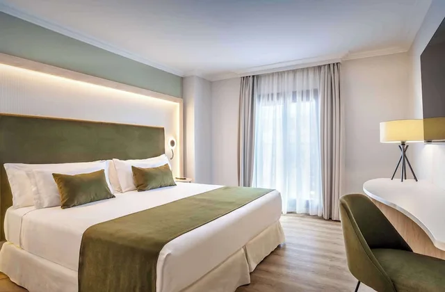 غرفة بسريرين منفصلين بشرفة، Barcelo Isla Canela 1/10