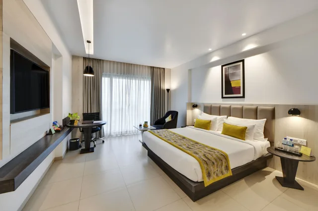 Green, Queen Bed، Rakabi The Fern Igatpuri 1/10