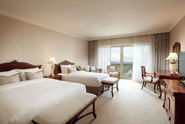 Mountain, Deluxe, Family, Suite, Twin Beds, 1 Double and 1 Single Bed، Lotte Hotel Jeju 1/1