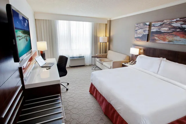 غرفة بسرير مزدوج، Delta Hotels By Marriott Regina 3/3