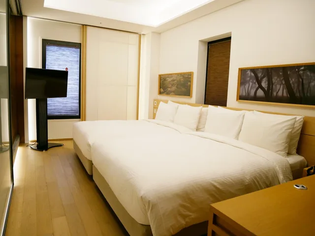 غرفة ديلوكس عائلية بسريرين منفصلين في طابق مرتفع، Sotetsu Hotels The Splaisir Seoul Myeongdong 1/5