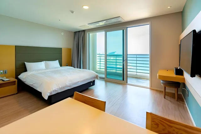 Resort, Family, 2 Futon Beds، Sol Beach Samcheok 2/4