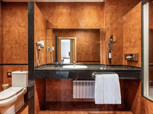 غرفة قياسية ثلاثية، Hotel Zentral Leon 5/7