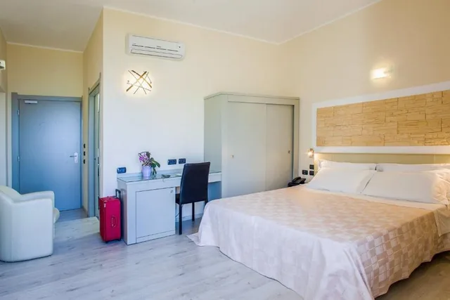 غرفة ديلوكس بسرير مزدوج بإطلالة على البحر، Hotel Ristorante Calamosca 5/9