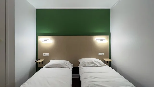 غرفة بسريرين منفصلين، Fasthotel Le Mans 5/7