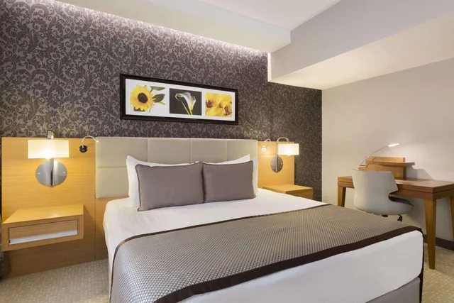 غرفة بسرير كينج، Ramada Plaza by Wyndham Izmit 1/2