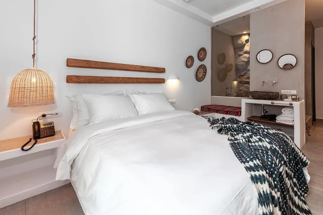 Spa, Junior Suite, Queen Bed, Street View، Bohemian Luxury Boutique Hotel - Adults Only 2/10