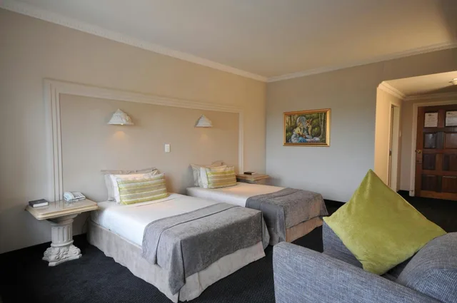 غرفة فاخرة بسريرين منفصلين، Apollo Hotel 3/3