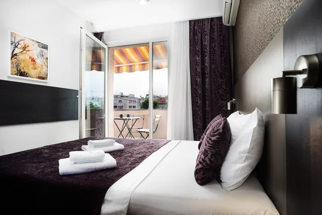 شقة تنفيذية بسريرين كوين بشرفة بـ3 غرف نوم مع أريكة، Feel Belgrade Aparthotel 3/4