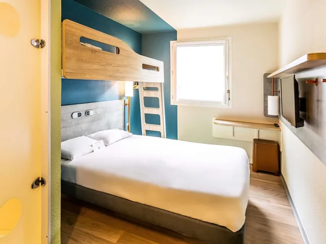 Room, Triple, Double and Bunk Bed, ibis budget Pertuis Portes du Luberon 4/7