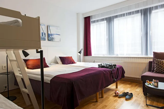 غرفة عائلية بسريرين منفصلين مع أريكة، Scandic Sjofartshotellet 2/4