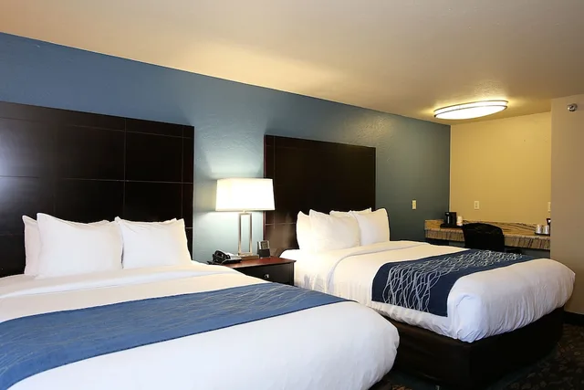 Room, Single, 2 Queen Beds, Accessible، Comfort Inn & Suites Ashland, OR 1/7