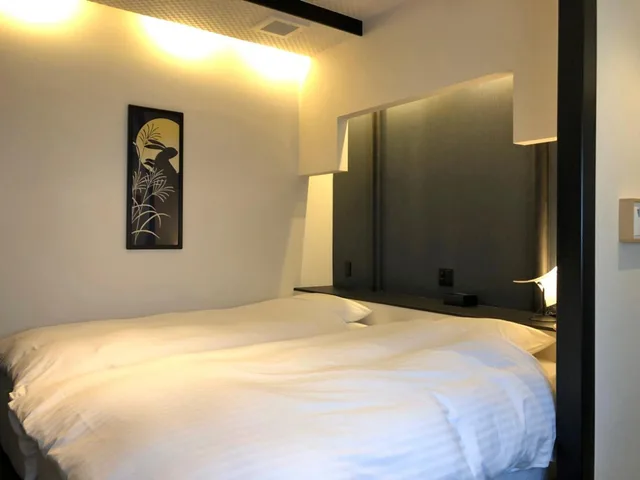 غرفة يابانية بسريرين منفصلين بحمام خاص، Hotel 3o clock Tennoji 1/1