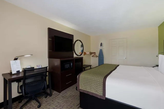 غرفة بسرير كينج لذوي الإعاقة، SureStay Hotel by Best Western Manning 3/4