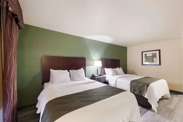 غرفة بسريرين كوين، Quality Inn & Suites Terrell 2/7