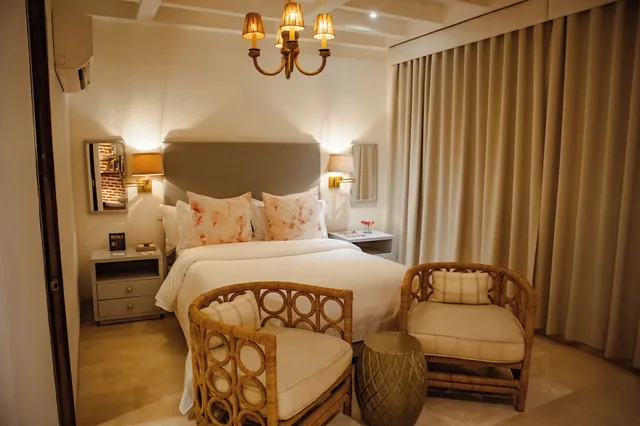 جناح بسرير كينج، Capellan de Getsemani 5/10