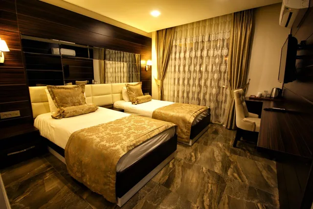 غرفة ثلاثية، Venus Suite Hotel 5/10