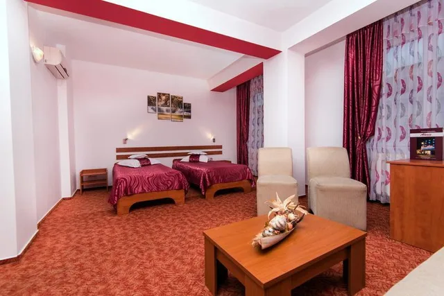 جناح جونيور بسرير كوين، Alexis Hotel 2/2