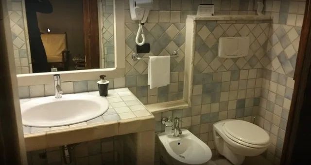 غرفة سوبيريور بسريرين منفصلين، UNA Hotels Regina Bari 2/2