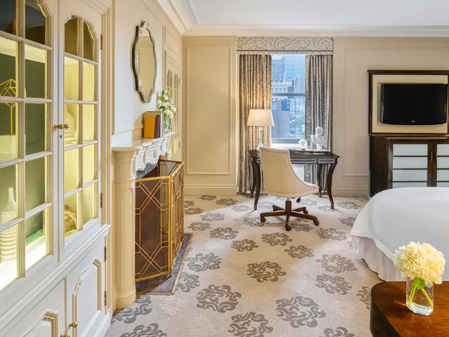 جناح جونيور بسرير كينج، Fairmont Hotel Vancouver 5/5