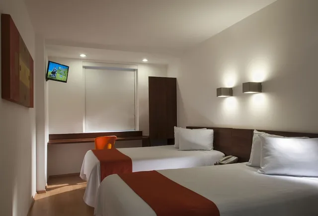 Standard, Twin Beds, One Xalapa Las Animas 1/4