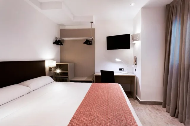Premium, Double or Twin Bed, Catalonia Hispalis 1/5