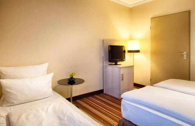 غرفة كومفورت ثلاثية، Leonardo Hotel Residenz Munchen 8/10