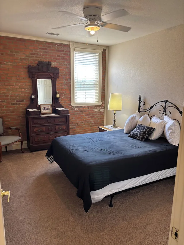 جناح بسرير كينج، Hermann Crown Suites 2/10