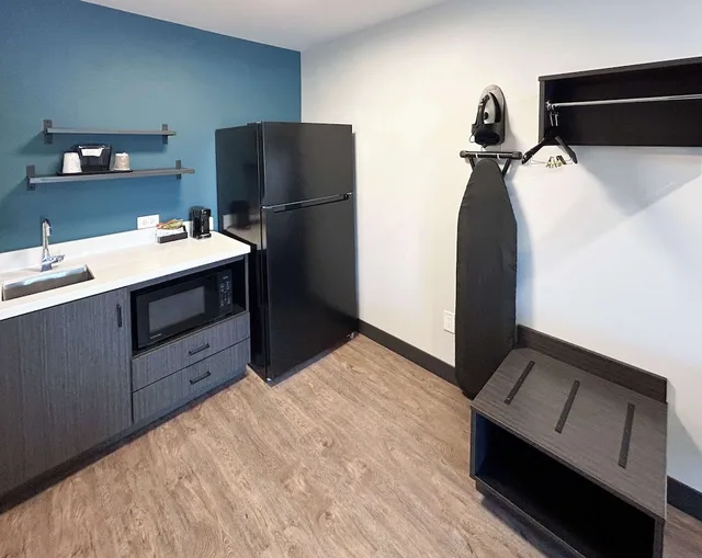 غرفة قياسية بسرير كينج، Studio6 Corona, CA-West 3/6