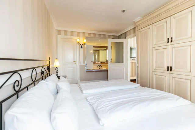 جناح مع أريكة، Hotel Vier Jahreszeiten Kuhlungsborn 1/6